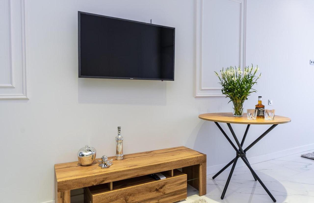 Fashionable Apartments. Smartplaza Metro Minskaya. Obolon Киев Екстериор снимка