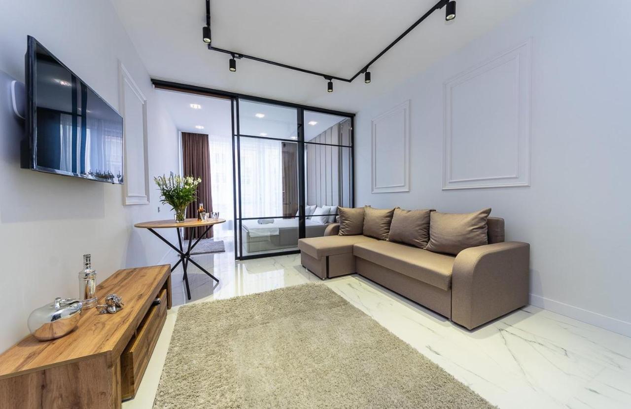 Fashionable Apartments. Smartplaza Metro Minskaya. Obolon Киев Екстериор снимка